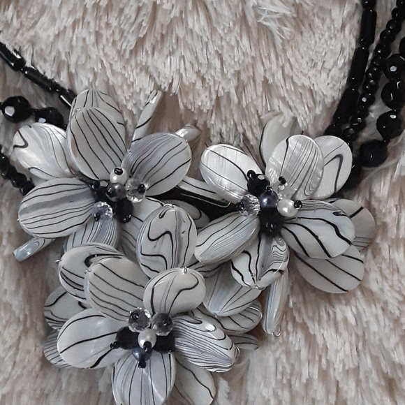 Vintage Catchpenny necklace - Picture 3 of 3